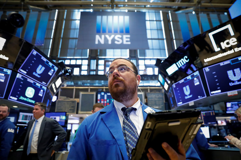 Stocks – Dow Plunges as Trump Reignites Trade War Fears, Yield Curve&nbsp;Weighs
