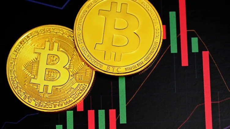 Wrapped Bitcoin Drops to $5,200 on Binance Amid Coinbase Delisting Plans and Custody&nbsp;Disputes