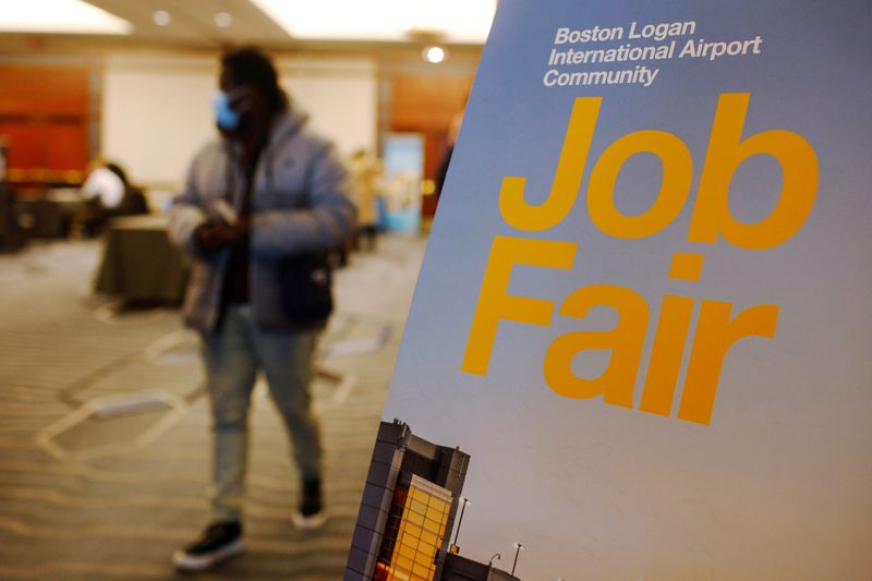 Instant View: Weekly jobless claims fall relieves recession-wary&nbsp;markets