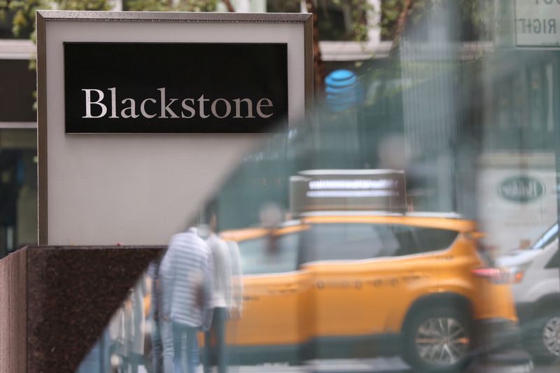 Blackstone tops profit estimate as its assets hit record, dealmaking picks&nbsp;up