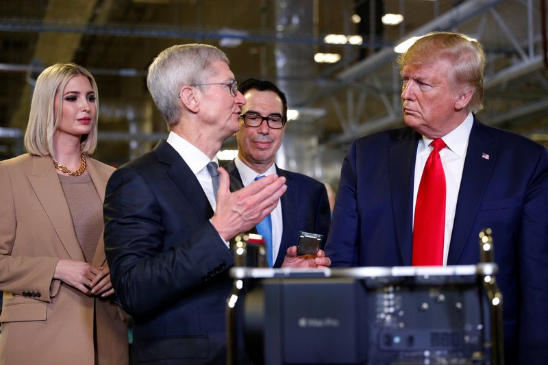 Apple CEO Tim Cook to meet with Trump on&nbsp;Friday