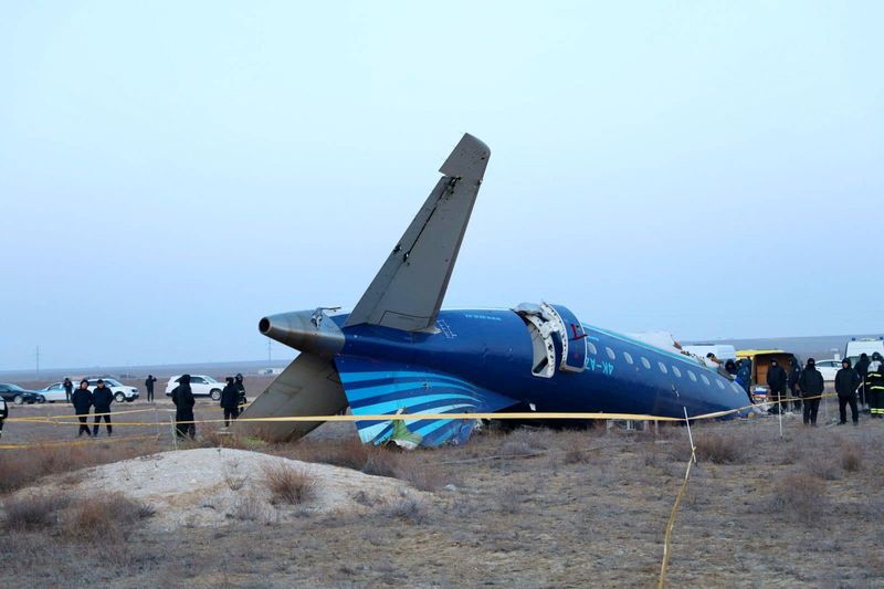 Exclusive-People on crashed Azerbaijani plane say they heard bangs before it went&nbsp;down