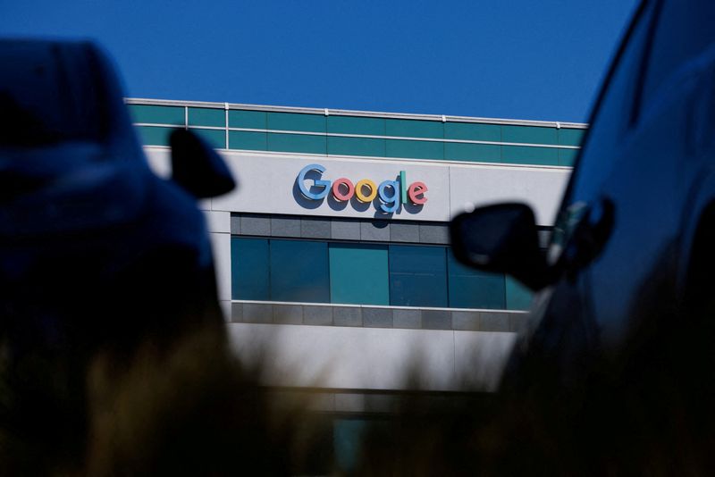 Google must face mobile phone privacy class action, possible&nbsp;trial
