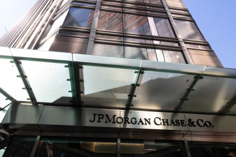 JPMorgan asks staff to return to office five days a week, prompting&nbsp;complaints