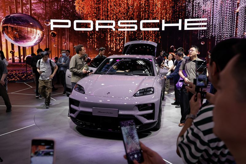 Porsche’s 2024 China sales fall by&nbsp;28%