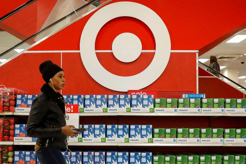 Target issues weak forecast as shoppers pull back; shares&nbsp;tumble
