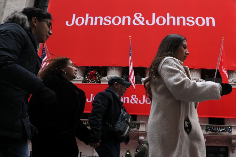 J&J begins crucial battle over $10 billion baby powder&nbsp;settlement