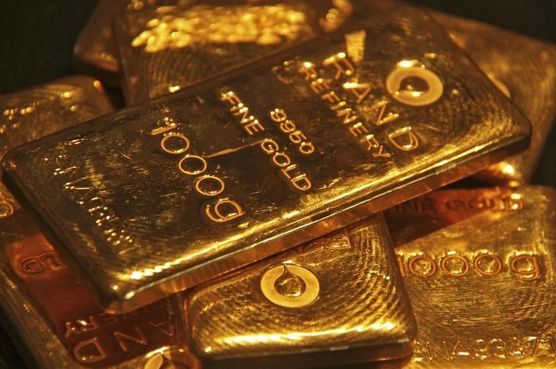 Gold prices steady amid tariff concerns; investors assess Fed rate&nbsp;outlook