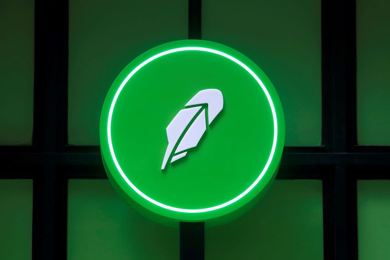 Robinhood units agree to $30 million settlement with Finra; shares&nbsp;slide
