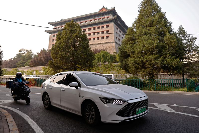 Chinese EV makers sell more plugin-hybrids in the EU to avoid tariffs, research firm&nbsp;says