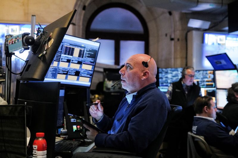 Analysis-Investors grapple with tariff-driven economic threat as market swings&nbsp;persist