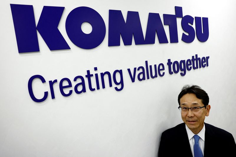 Komatsu sees 27% profit fall this year on stronger yen,&nbsp;tariffs