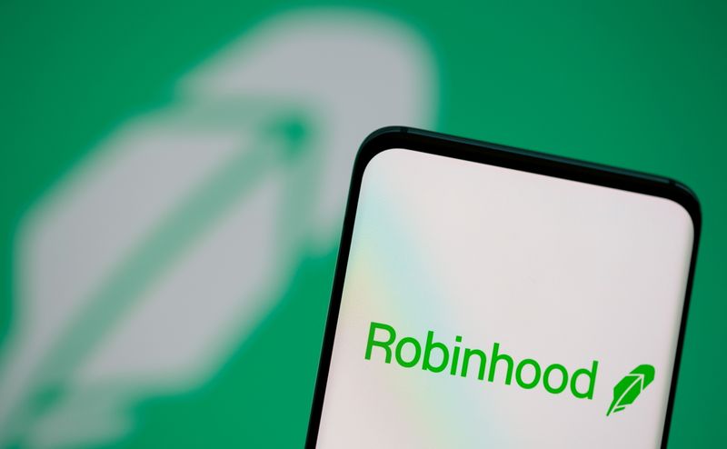 Robinhood stock edges higher on strong May 2025 operating&nbsp;data
