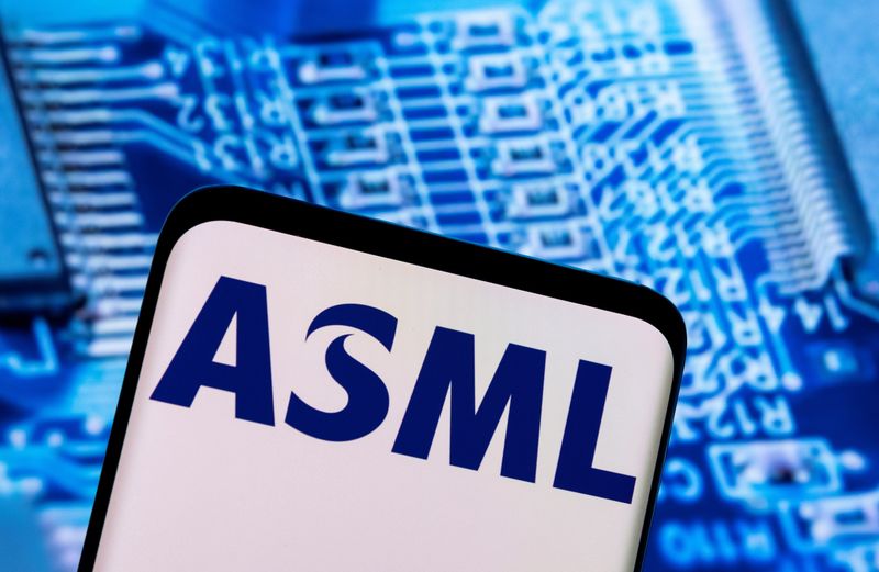 ASML warns it may not achieve growth in 2026, shares&nbsp;drop