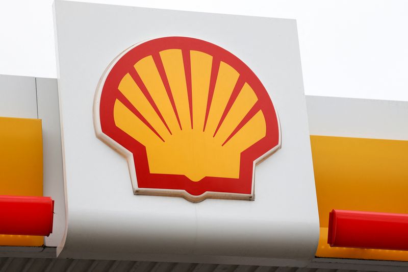 Shell’s profit drops by almost a third on lower oil prices, but beats&nbsp;expectations