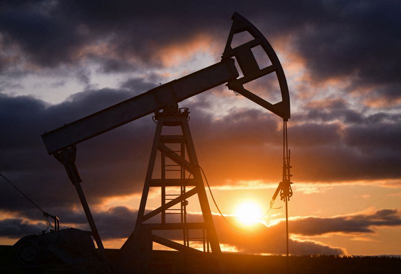 Oil prices stabilise as oversupply concerns&nbsp;ease