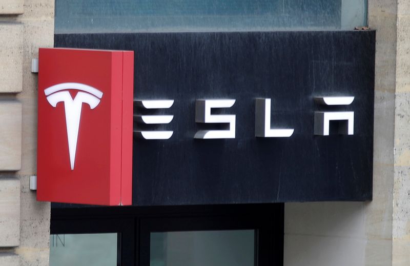Tesla hikes lease prices as US electric vehicle tax credit&nbsp;expires