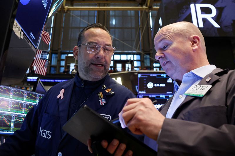 Futures fall; Palantir shares decline; AMD to report – what’s moving&nbsp;markets