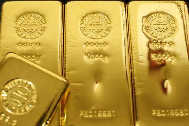 Is gold replacing bitcoin as the go-to&nbsp;hedge?