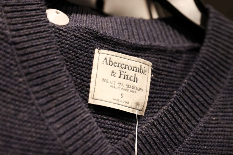Abercrombie & Fitch tempers annual sales growth forecast 