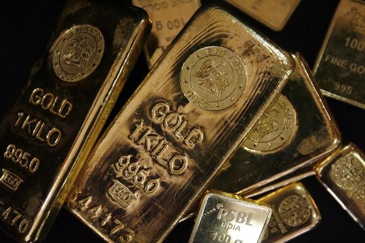 Gold prices soar back above $5,000/oz; Iran worries drive haven&nbsp;demand