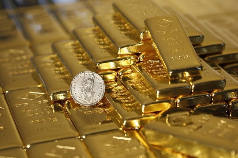 Gold prices tick up amid US-Iran tensions, Fed caution; set for weekly&nbsp;loss