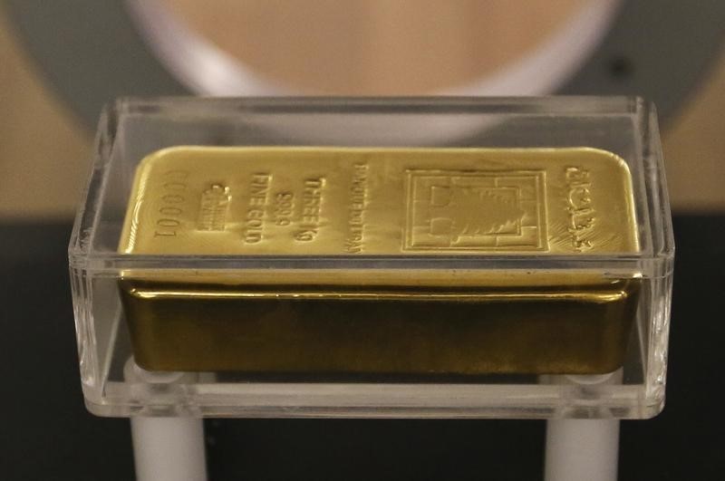 Gold prices bounce, dollar softens, after U.S.-Iran ceasefire&nbsp;extension
